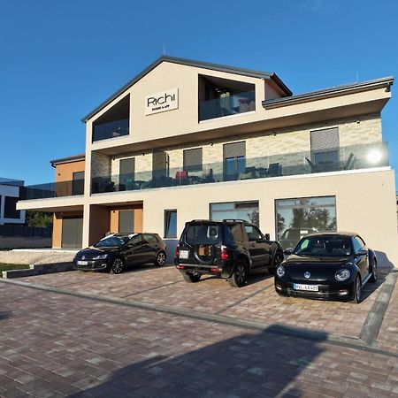 Richi Rooms & App Фунтана Экстерьер фото