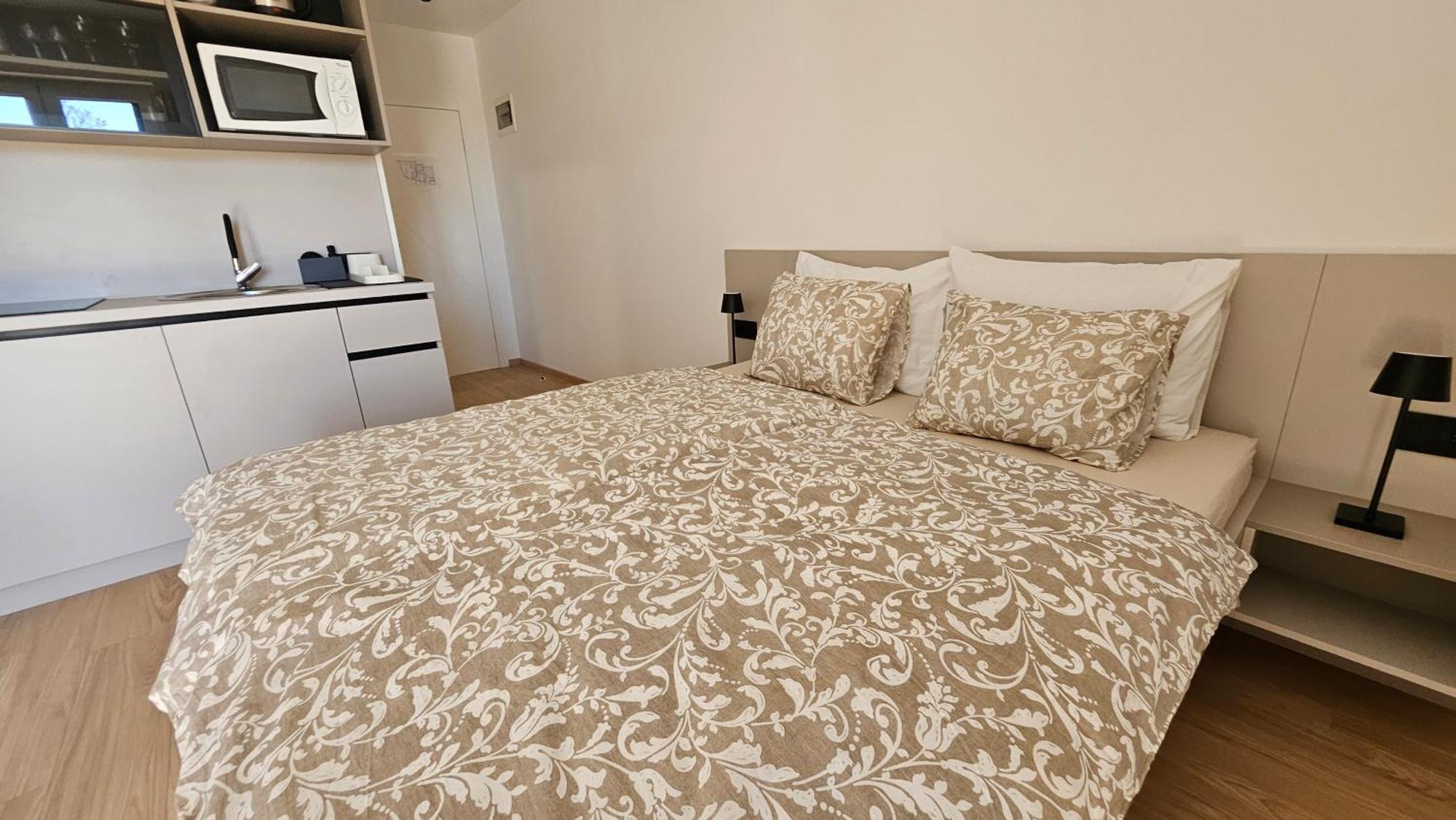 Richi Rooms & App Фунтана Экстерьер фото