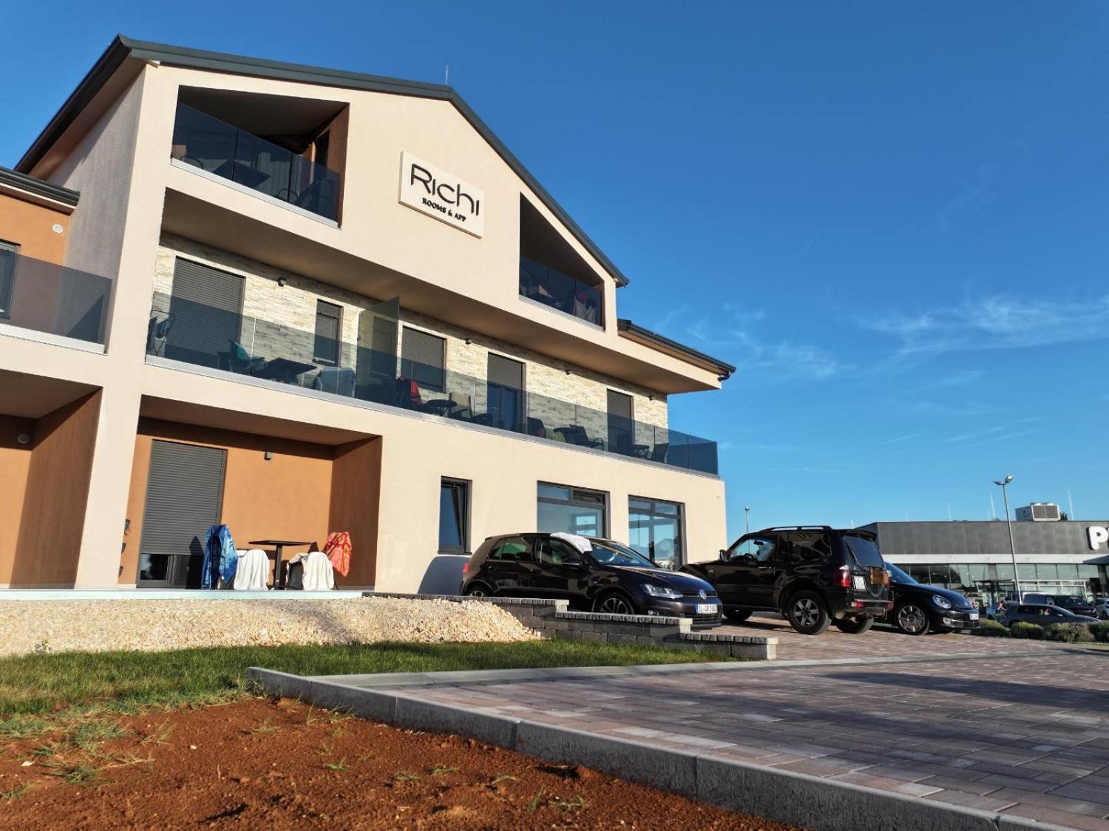 Richi Rooms & App Фунтана Экстерьер фото